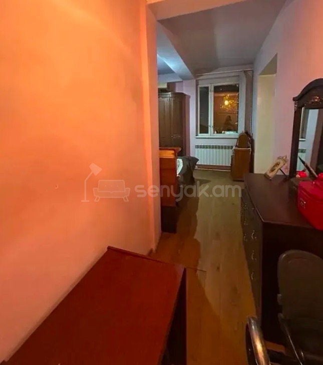 2 Սենյականոց Բնակարան Քարե Շենքում, 60քմ, 2/5 հարկ, Կապիտալ Վերանորոգված