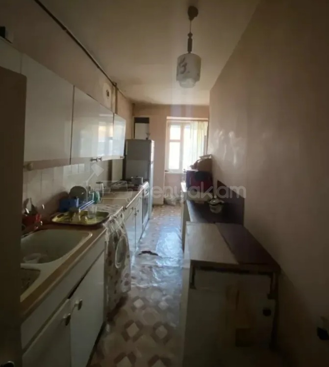 4 Սենյականոց Բնակարան, 85քմ, 2/9 հարկ, Պետական Վիճակում