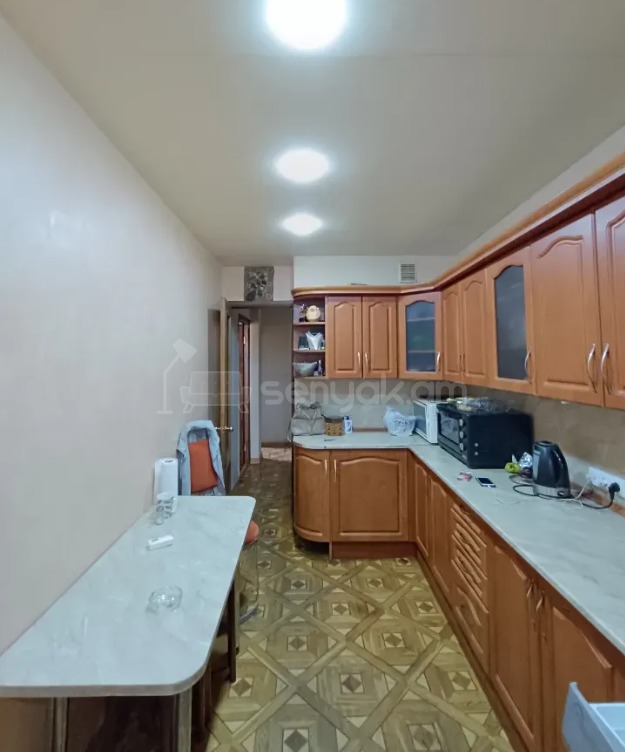 3 Սենյականոց Բնակարան, 76քմ, 1/9 հարկ, Կապիտալ Վերանորոգված