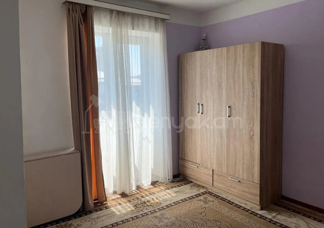 2 Սենյականոց Բնակարան Քարե Շենքում, 31քմ, 4/4 հարկ, Կոսմետիկ Վերանորոգված