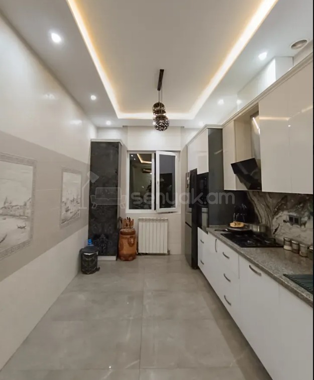 5 Սենյականոց Շքեղ Առանձնատուն, 270քմ, Ավտոտնակով