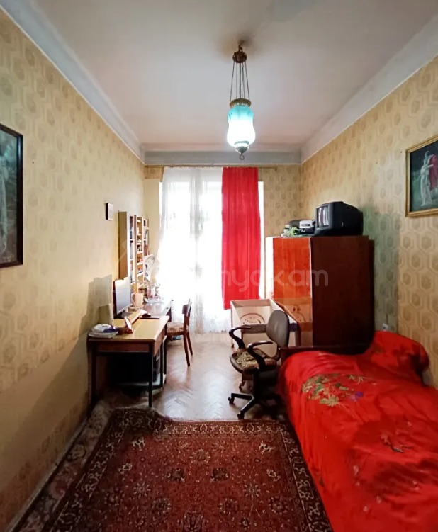 2 Սենյականոց Բնակարան Քարե Շենքում, 72քմ, 4/4 հարկ, Կոսմետիկ Վերանորոգված