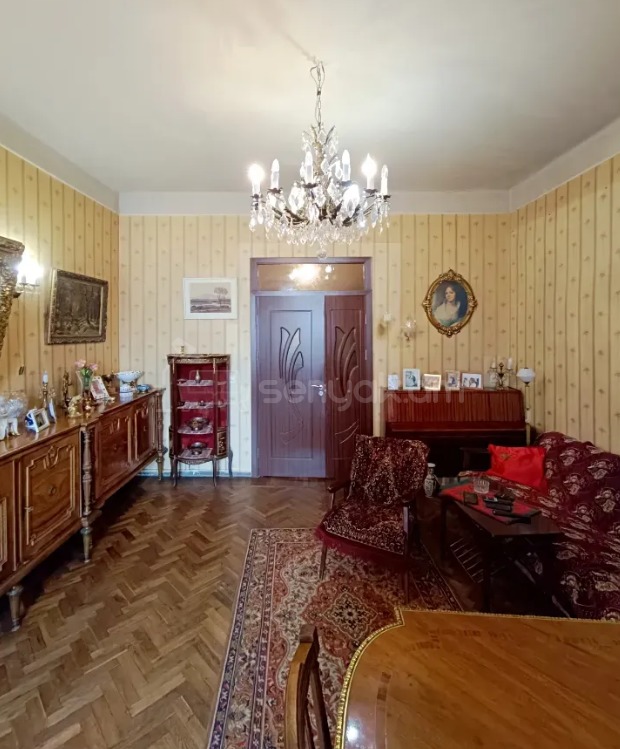 2 Սենյականոց Բնակարան Քարե Շենքում, 72քմ, 4/4 հարկ, Կոսմետիկ Վերանորոգված