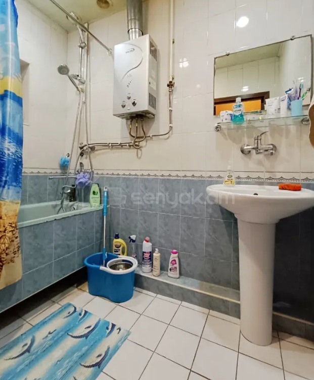 2 Սենյականոց Բնակարան Քարե Շենքում, 72քմ, 4/4 հարկ, Կոսմետիկ Վերանորոգված