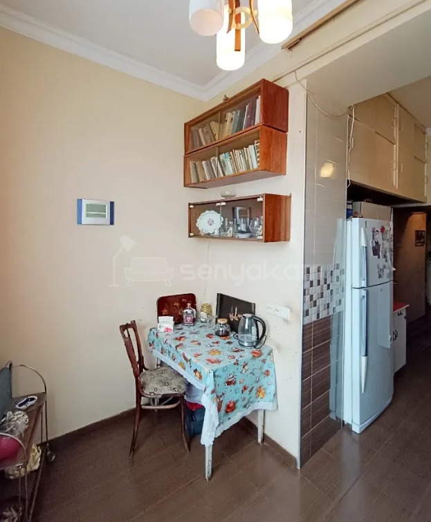 2 Սենյականոց Բնակարան Քարե Շենքում, 72քմ, 4/4 հարկ, Կոսմետիկ Վերանորոգված