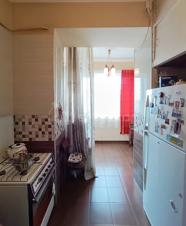 2 Սենյականոց Բնակարան Քարե Շենքում, 72քմ, 4/4 հարկ, Կոսմետիկ Վերանորոգված