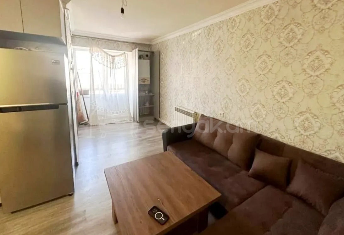 2 Սենյականոց Բնակարան Քարե Շենքում, 34քմ, 3/5 հարկ, Կապիտալ Վերանորոգված
