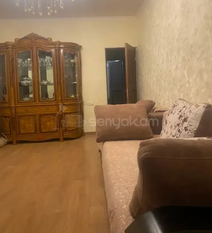3 Սենյականոց Բնակարան Քարե Շենքում, 78քմ, 4/5 հարկ, Կապիտալ Վերանորոգված