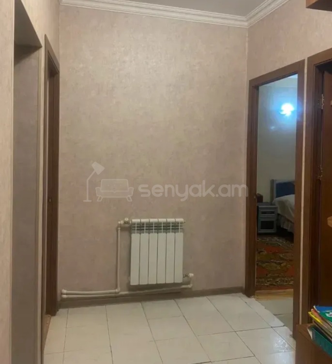 3 Սենյականոց Բնակարան Քարե Շենքում, 78քմ, 4/5 հարկ, Կապիտալ Վերանորոգված