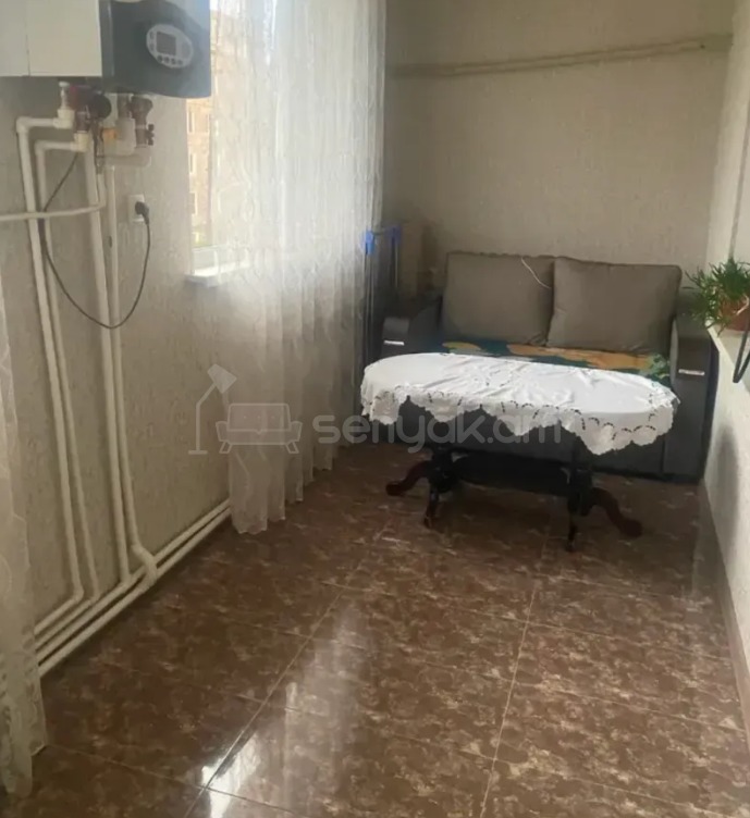 3 Սենյականոց Բնակարան Քարե Շենքում, 78քմ, 4/5 հարկ, Կապիտալ Վերանորոգված