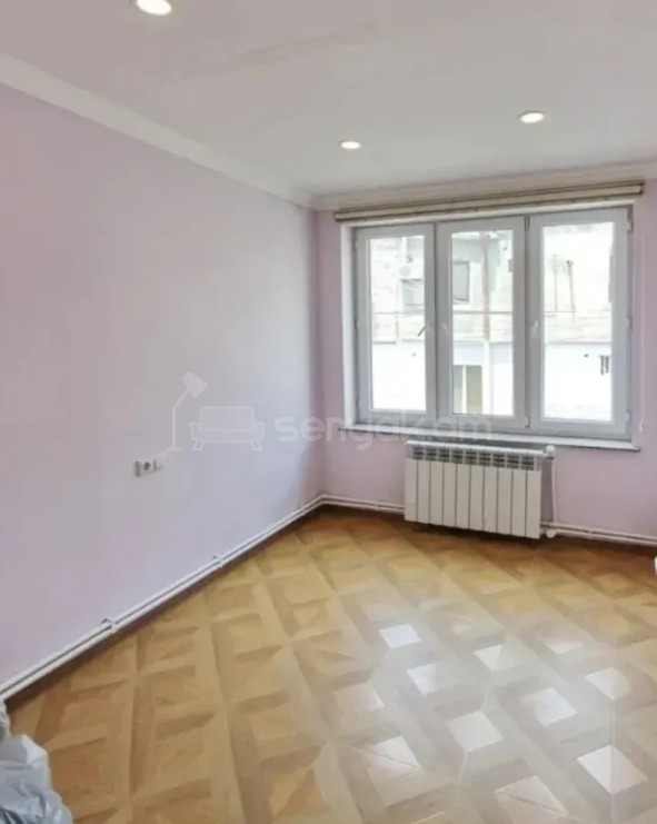 4 Սենյականոց Բնակարան Քարե Շենքում, 130քմ, 2/2 հարկ, Կապիտալ Վերանորոգված