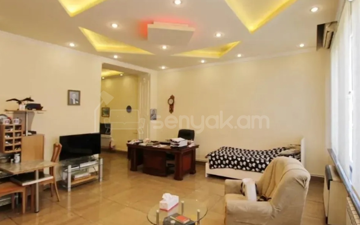 4 Սենյականոց Բնակարան Քարե Շենքում, 130քմ, 2/2 հարկ, Կապիտալ Վերանորոգված