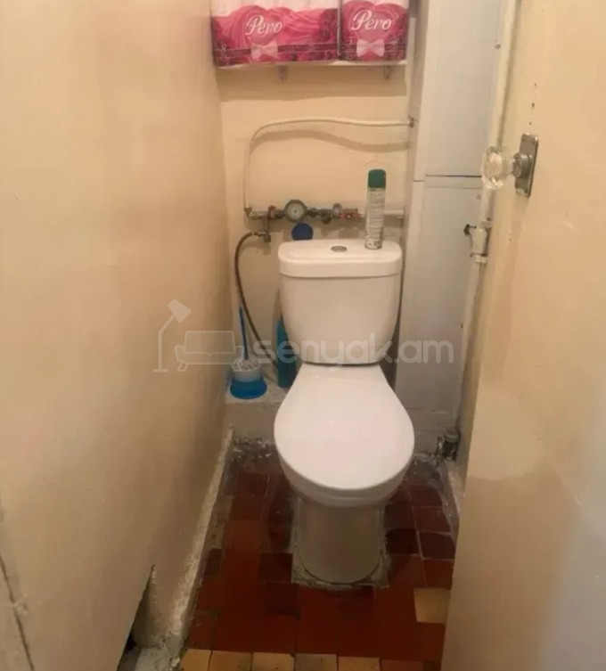 3 Սենյականոց Բնակարան Քարե Շենքում, 76քմ, 5/5 հարկ, Պետական Վիճակում