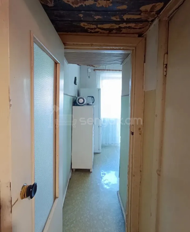 3 Սենյականոց Բնակարան Քարե Շենքում, 87քմ, 5/5 հարկ, Պետական Վիճակում