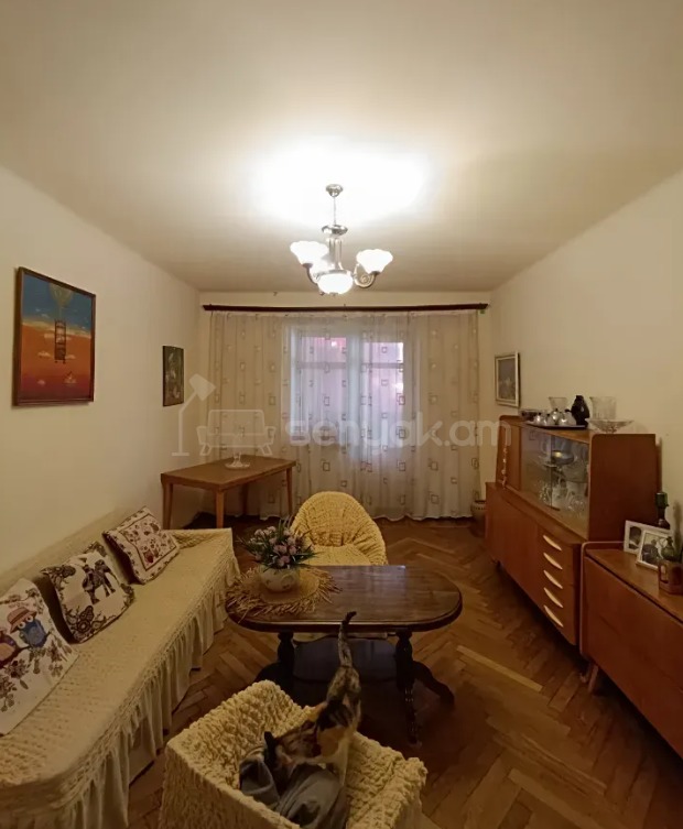 3 Սենյականոց Բնակարան Քարե Շենքում, 87քմ, 5/5 հարկ, Պետական Վիճակում