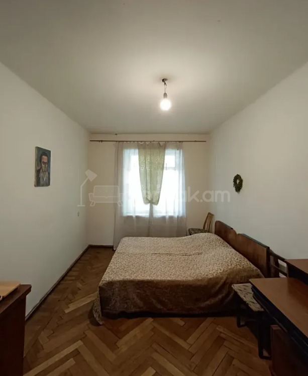 3 Սենյականոց Բնակարան Քարե Շենքում, 87քմ, 5/5 հարկ, Պետական Վիճակում