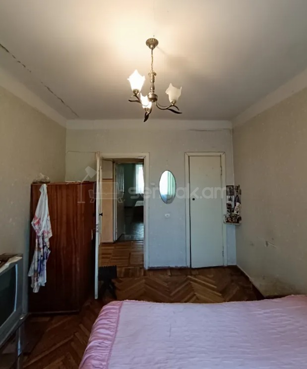 3 Սենյականոց Բնակարան Քարե Շենքում, 87քմ, 5/5 հարկ, Պետական Վիճակում
