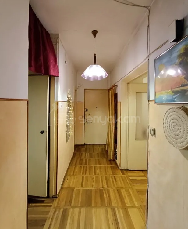3 Սենյականոց Բնակարան Քարե Շենքում, 87քմ, 5/5 հարկ, Պետական Վիճակում