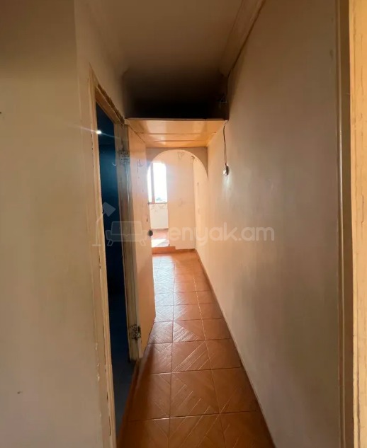 3 Սենյականոց Բնակարան, 73քմ, 4/4 հարկ, Նորմալ Վիճակում