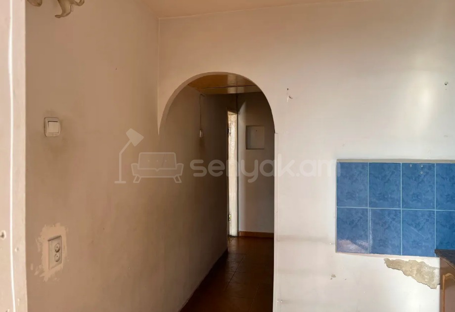 3 Սենյականոց Բնակարան, 73քմ, 4/4 հարկ, Նորմալ Վիճակում