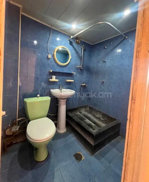 3 Սենյականոց Բնակարան, 73քմ, 4/4 հարկ, Նորմալ Վիճակում
