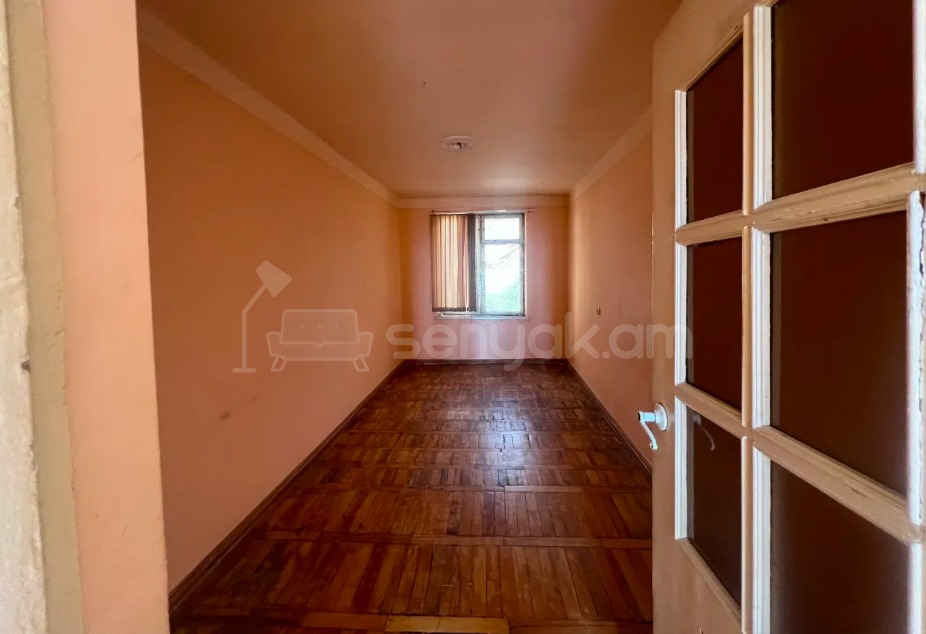 3 Սենյականոց Բնակարան, 73քմ, 4/4 հարկ, Նորմալ Վիճակում