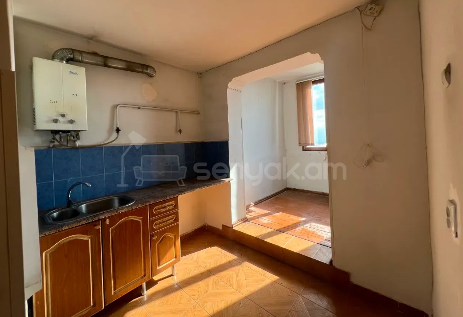 3 Սենյականոց Բնակարան, 73քմ, 4/4 հարկ, Նորմալ Վիճակում