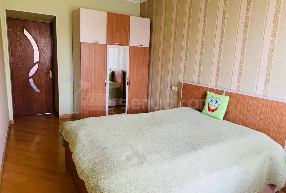 3 Սենյականոց Բնակարան Քարե Շենքում, 77քմ, 4/4 հարկ, Կապիտալ Վերանորոգված