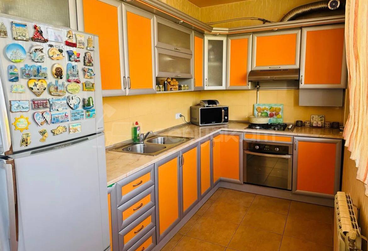 3 Սենյականոց Բնակարան Քարե Շենքում, 77քմ, 4/4 հարկ, Կապիտալ Վերանորոգված
