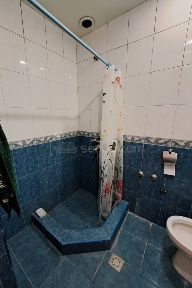 2 Սենյականոց Բնակարան Քարե Շենքում, 42քմ, 1/5 հարկ, Կոսմետիկ Վերանորոգված, Կահավորված, Արևկող