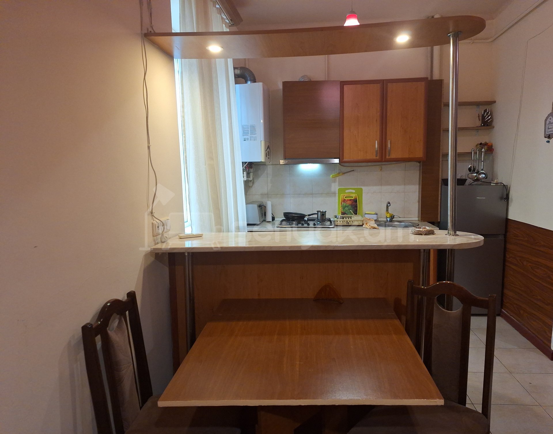 2 Սենյականոց Բնակարան Քարե Շենքում, 42քմ, 1/5 հարկ, Կոսմետիկ Վերանորոգված, Կահավորված, Արևկող