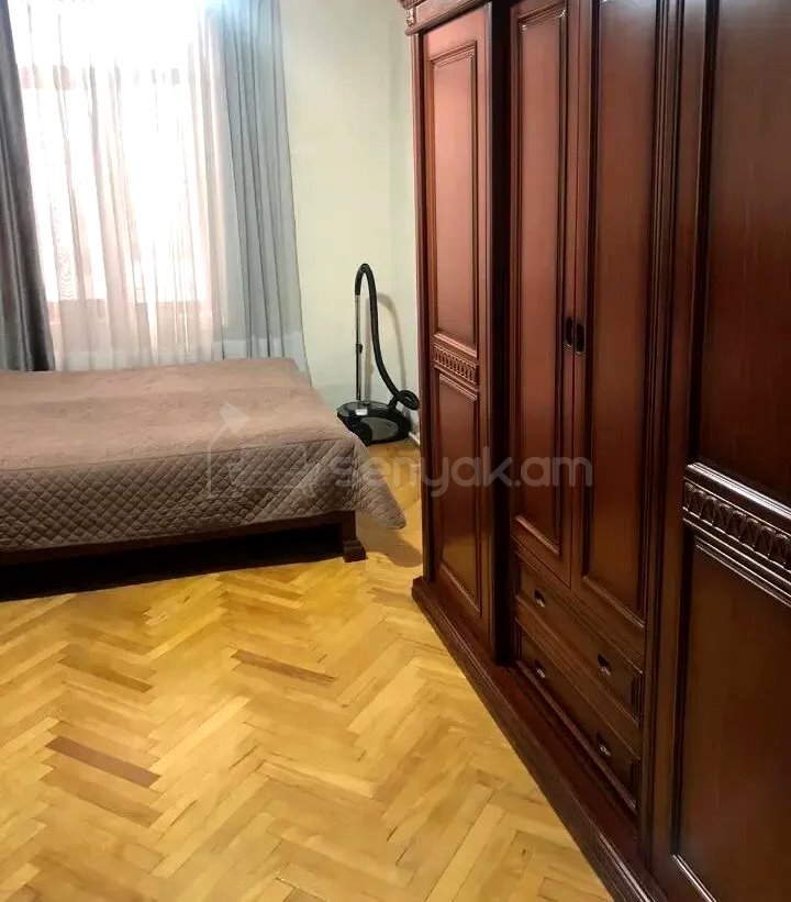 3 Սենյականոց Բնակարան Քարե Շենքում, 78քմ, 2/4 հարկ, Կոսմետիկ Վերանորոգված