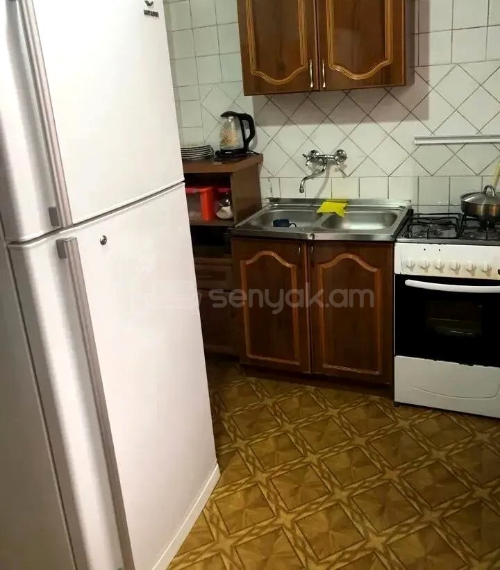 3 Սենյականոց Բնակարան Քարե Շենքում, 78քմ, 2/4 հարկ, Կոսմետիկ Վերանորոգված