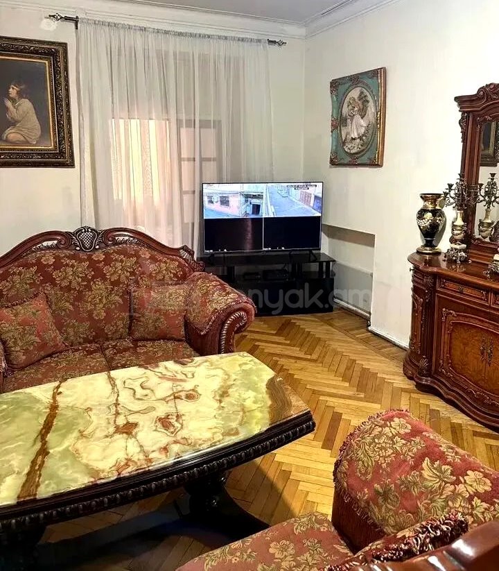 3 Սենյականոց Բնակարան Քարե Շենքում, 78քմ, 2/4 հարկ, Կոսմետիկ Վերանորոգված