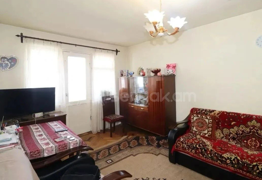 3 Սենյականոց Բնակարան, 64քմ, 4/4 հարկ, Նորմալ Վիճակում
