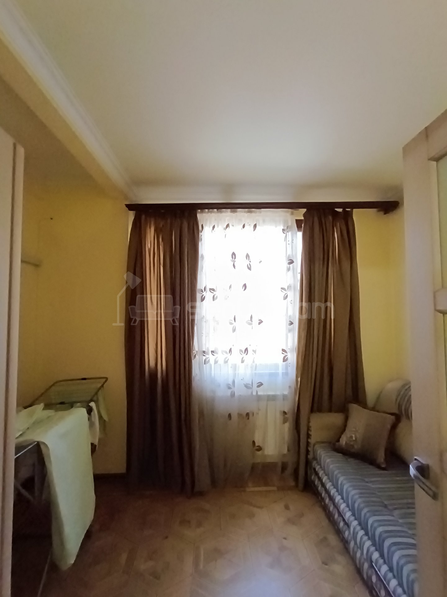 3 Սենյականոց Բնակարան Քարե Շենքում, 108քմ, 1/5 հարկ, Կապիտալ Վերանորոգված