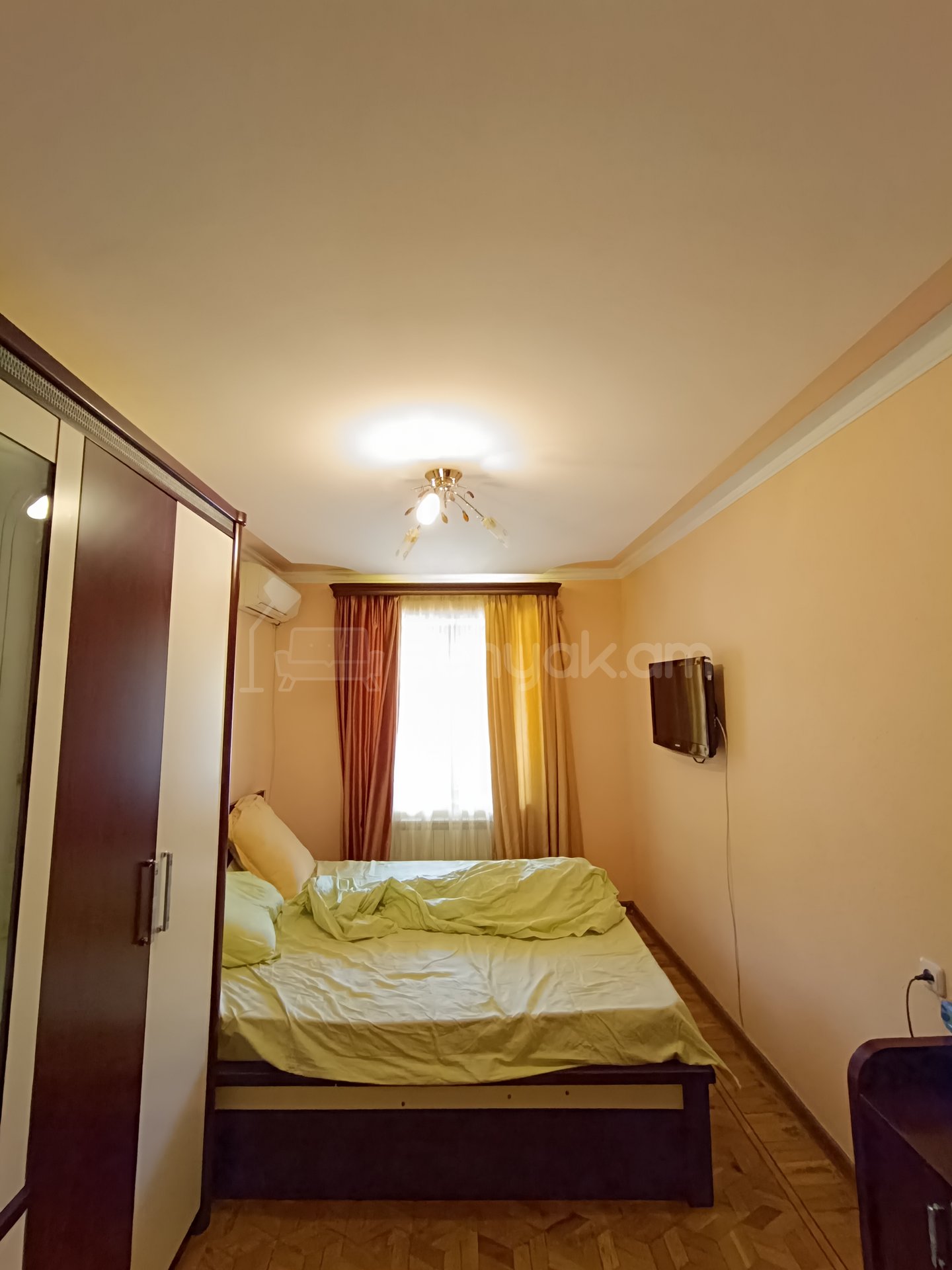 3 Սենյականոց Բնակարան Քարե Շենքում, 108քմ, 1/5 հարկ, Կապիտալ Վերանորոգված