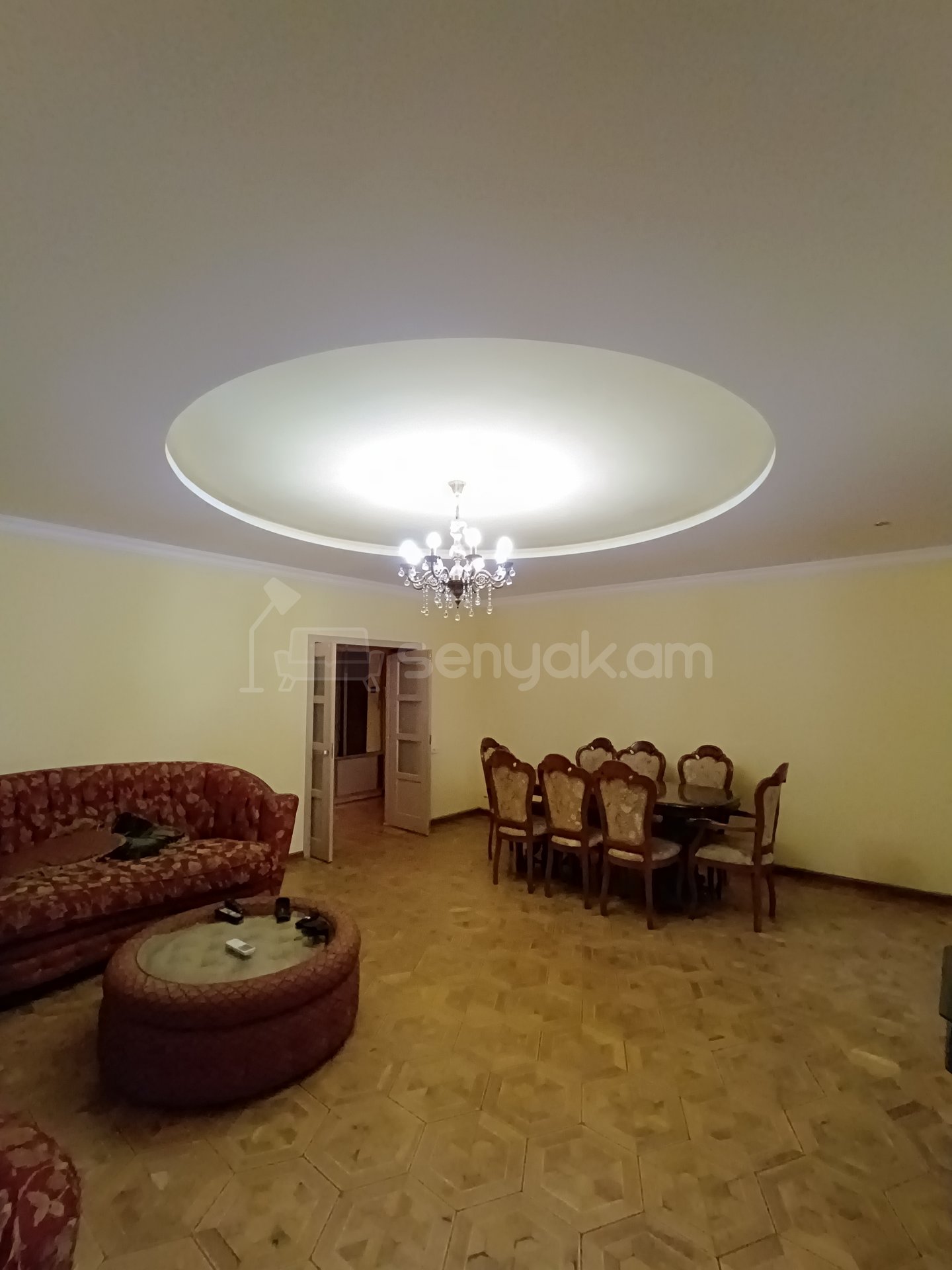 3 Սենյականոց Բնակարան Քարե Շենքում, 108քմ, 1/5 հարկ, Կապիտալ Վերանորոգված