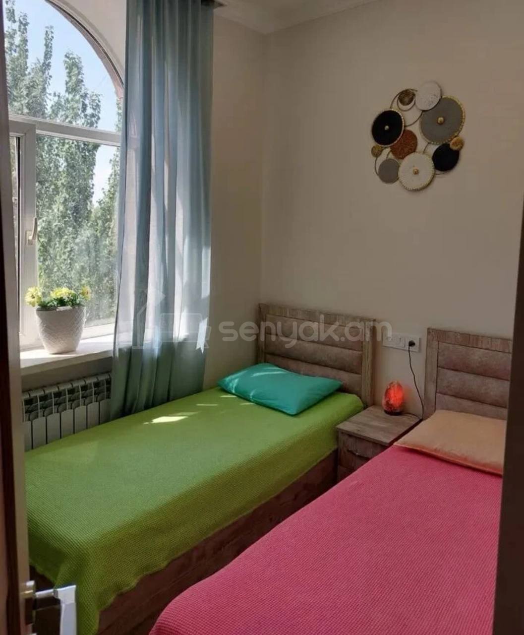 2 Սենյականոց Բնակարան Քարե Շենքում, 44քմ, 5/5 հարկ, Կապիտալ Վերանորոգված, Կահավորված, Արևկող