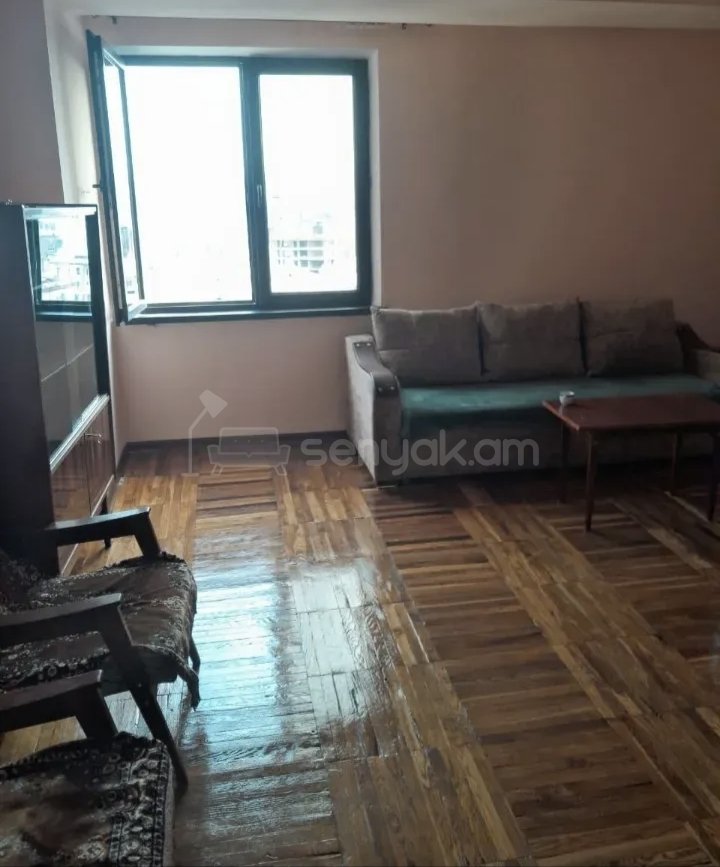 1 Սենյականոց Բնակարան Քարե Շենքում, 42քմ, 10/15 հարկ, Նորմալ Վիճակում, Կահավորված, Արևկող