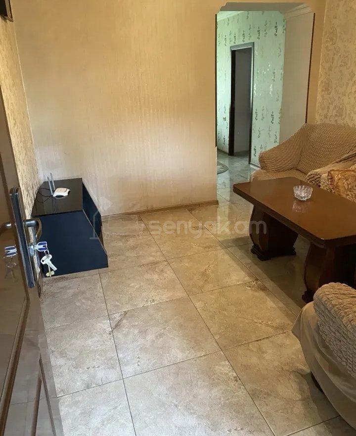 3 Սենյականոց Բնակարան Քարե Շենքում, 78քմ, 1/1 հարկ, Կապիտալ Վերանորոգված, Կահավորված