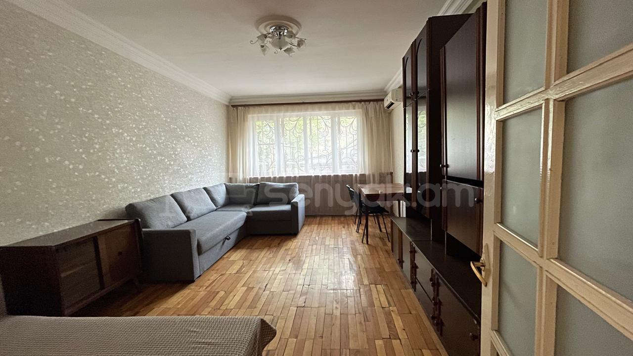 2 Սենյականոց Բնակարան Քարե Շենքում, 48քմ, 2/7 հարկ, Նորմալ Վիճակում, Կահավորված, Արևկող