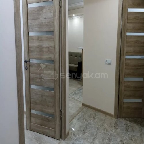 2 Սենյականոց Բնակարան, 50քմ, 2/9 հարկ, Կապիտալ Վերանորոգված, Կահավորված, Արևկող