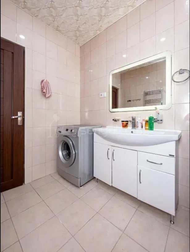 3 Սենյականոց Բնակարան Նորակառույցում, 110քմ, 7/14 հարկ, Կապիտալ Վերանորոգված, Կահավորված