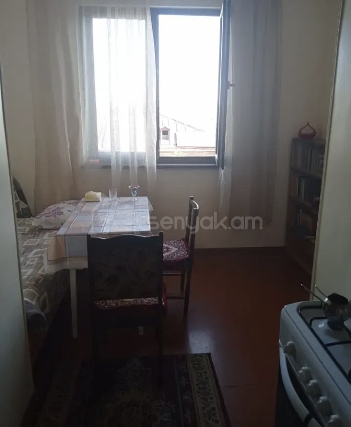 1 Սենյականոց Բնակարան, 50քմ, 10/15 հարկ, Նորմալ Վիճակում, Կահավորված