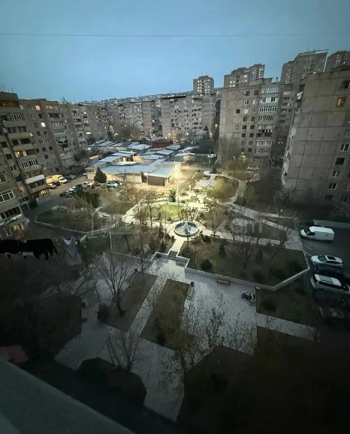 4 Սենյականոց Բնակարան, 87քմ, 8/9 հարկ, Նորմալ Վիճակում