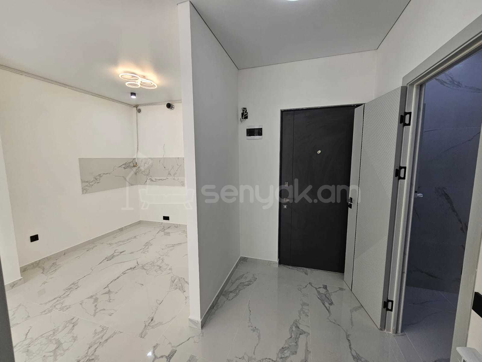 2 Սենյականոց Բնակարան Քարե Շենքում, 39քմ, 1/5 հարկ, Դիզայներական Վերանորոգված