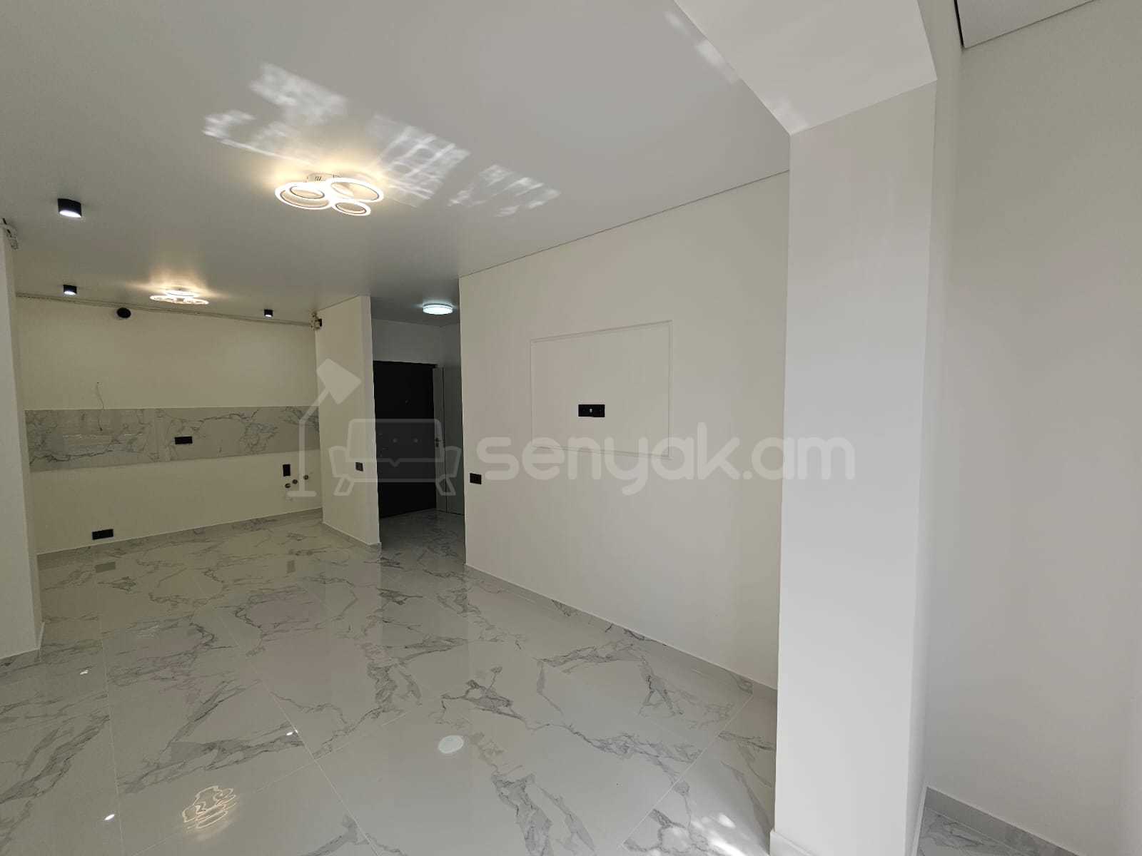 2 Սենյականոց Բնակարան Քարե Շենքում, 39քմ, 1/5 հարկ, Դիզայներական Վերանորոգված