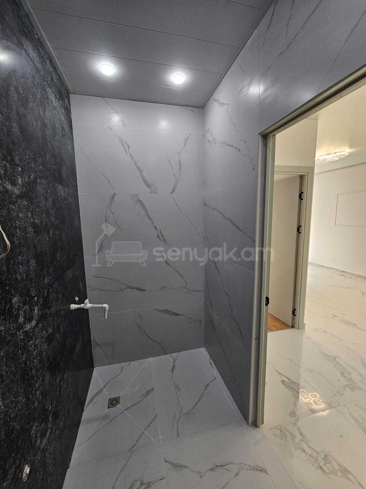 2 Սենյականոց Բնակարան Քարե Շենքում, 39քմ, 1/5 հարկ, Դիզայներական Վերանորոգված