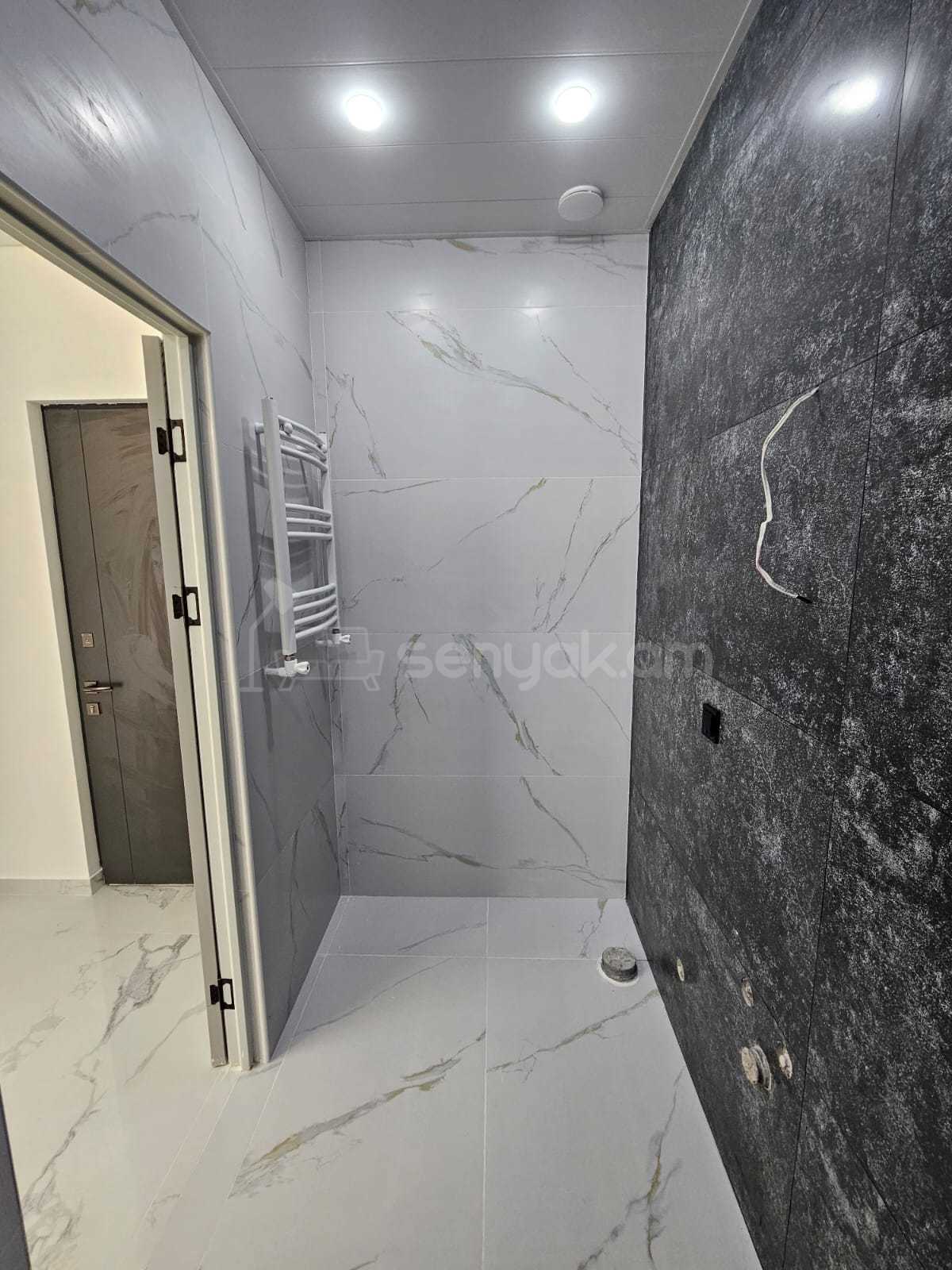 2 Սենյականոց Բնակարան Քարե Շենքում, 39քմ, 1/5 հարկ, Դիզայներական Վերանորոգված